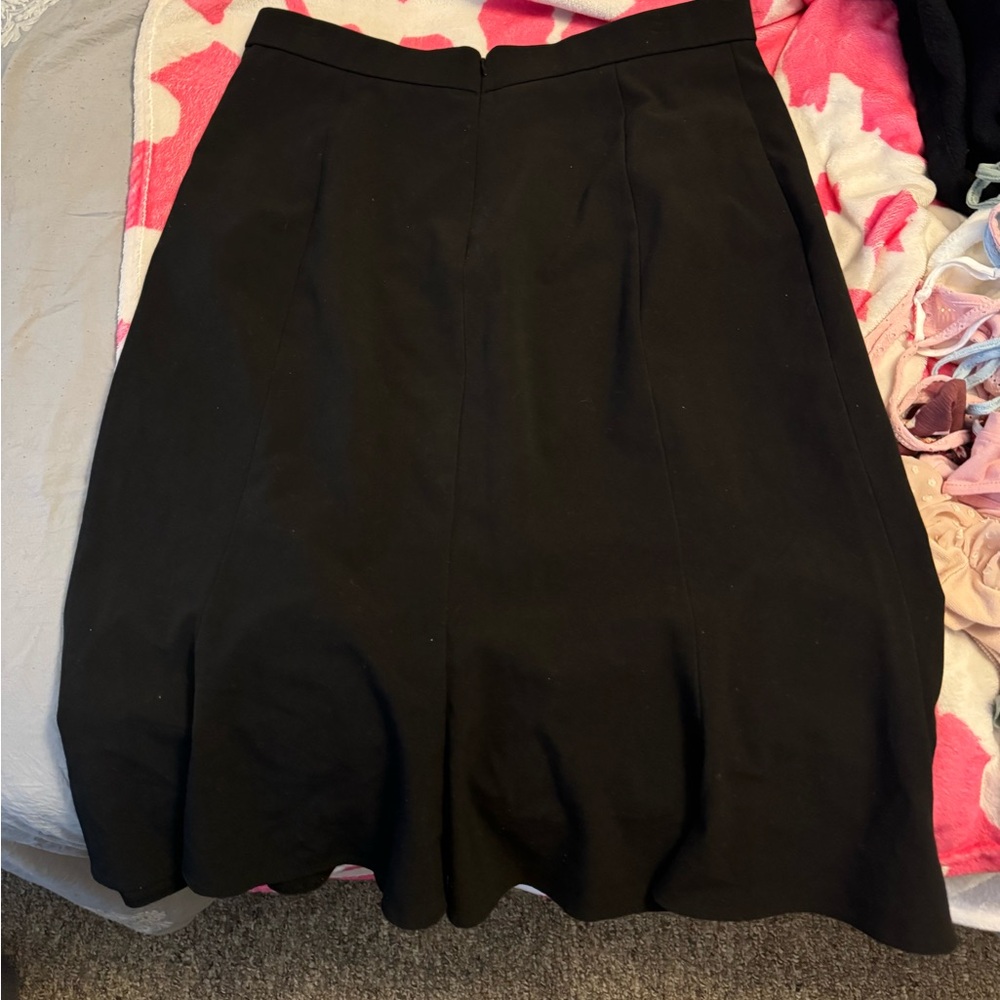 Briggs New York knee length black skirt - Size 14